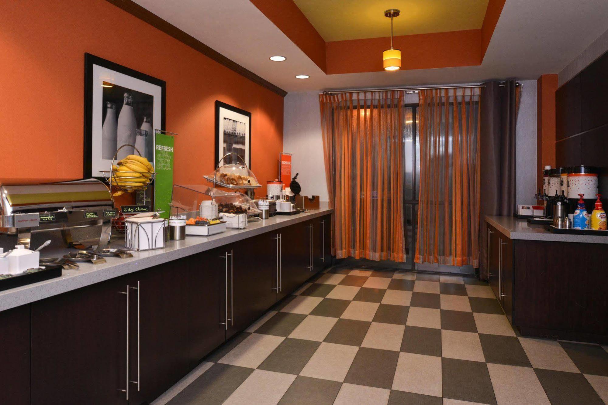 Hampton Inn Springfield Esterno foto